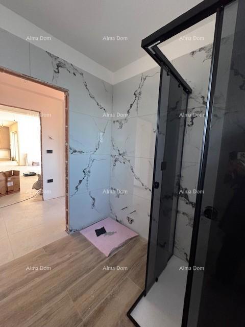 Šišan. Novozgrajena hiša z bazenom