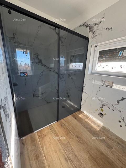 Šišan. Novozgrajena hiša z bazenom