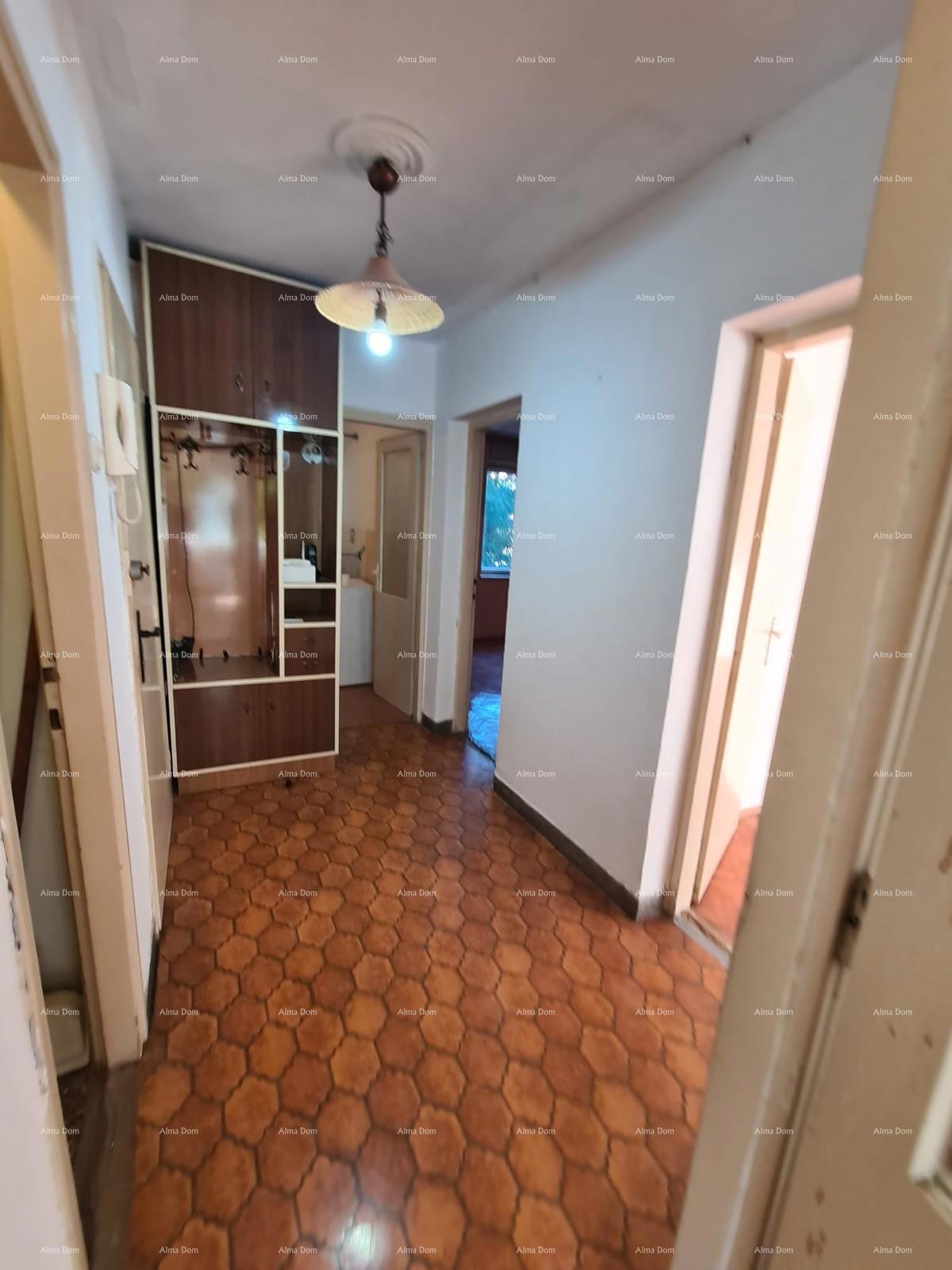 Prodaja - stan s dvema spalnicama na odlični lokaciji, Pula!