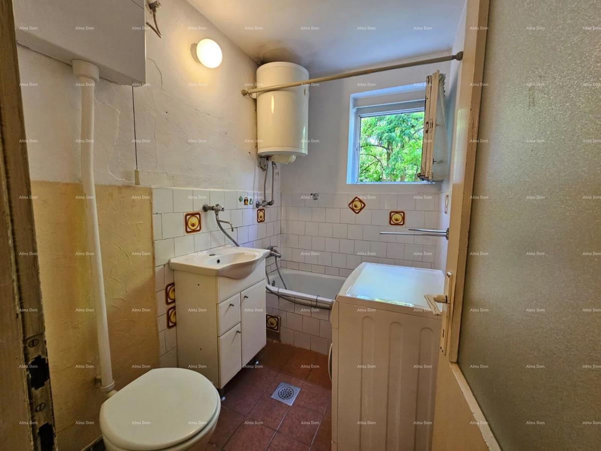 Prodaja - stan s dvema spalnicama na odlični lokaciji, Pula!