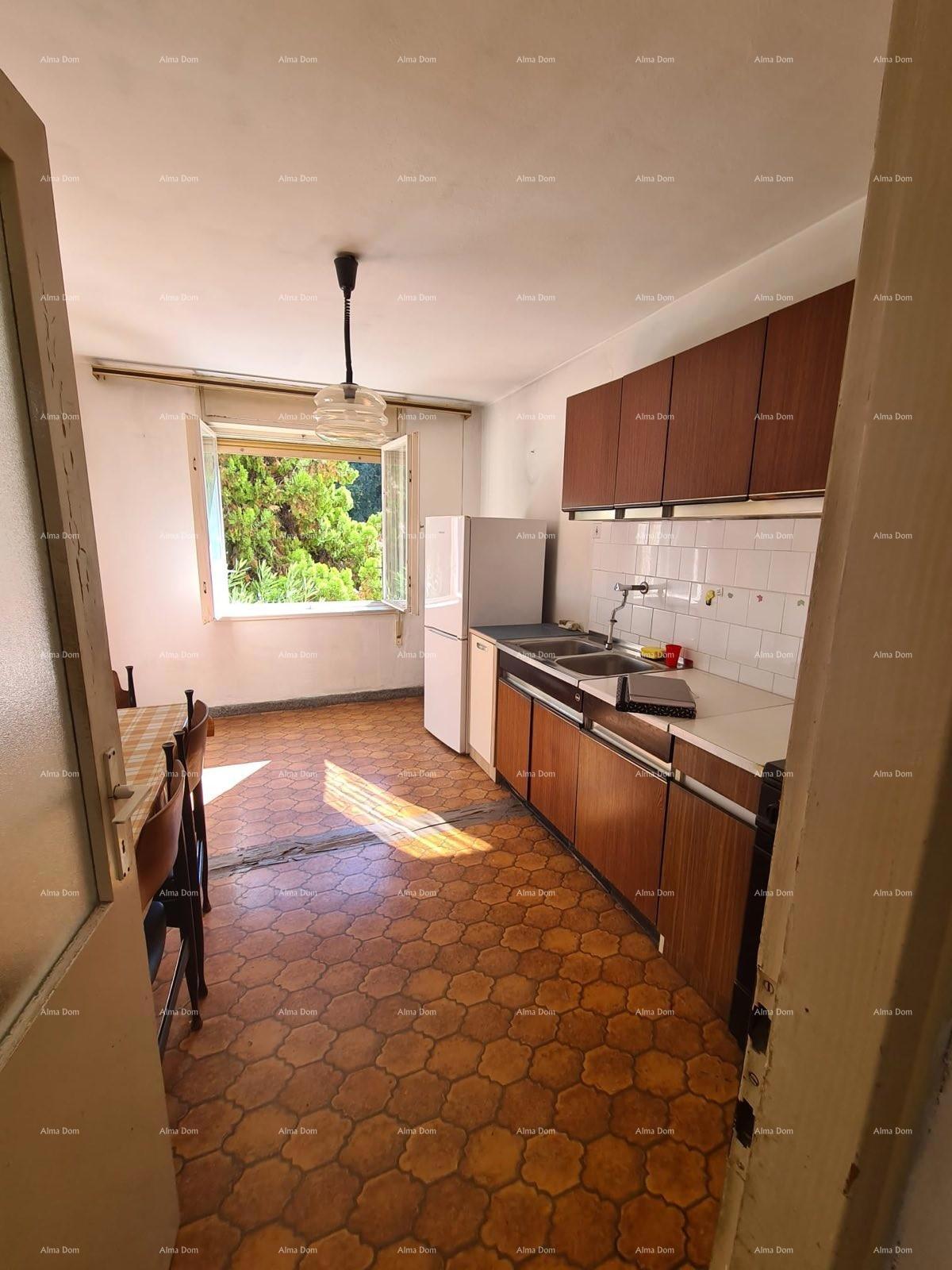 Prodaja - stan s dvema spalnicama na odlični lokaciji, Pula!