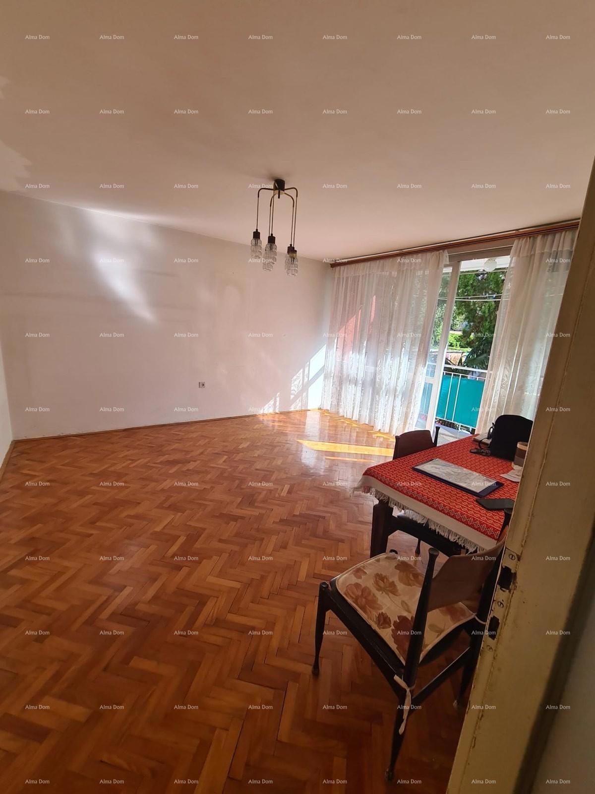 Prodaja - stan s dvema spalnicama na odlični lokaciji, Pula!