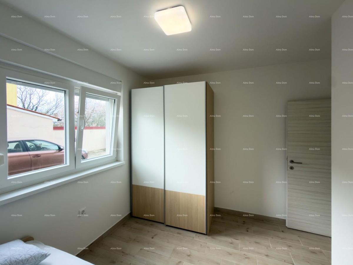 Sure! Please provide the title you would like me to translate into Slovenian (slv).