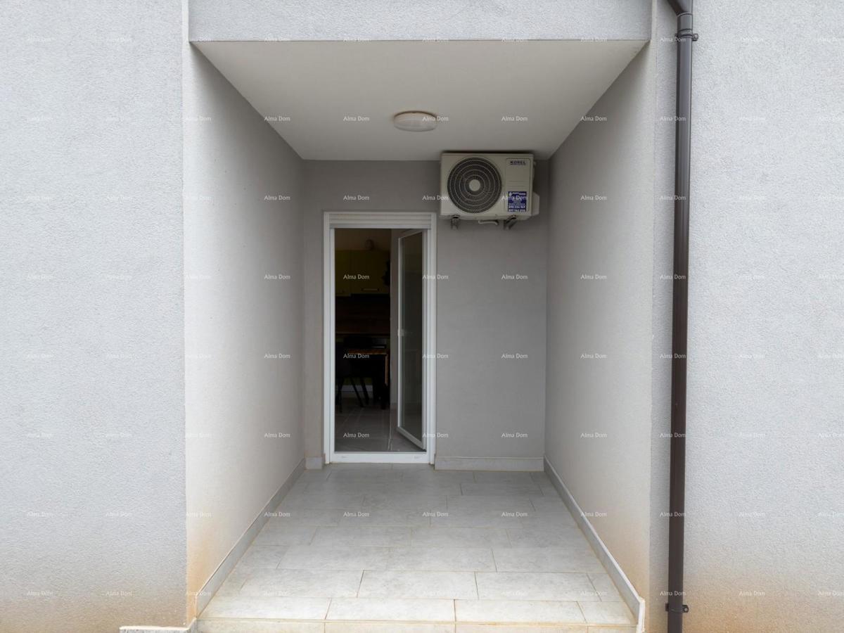 Sure! Please provide the title you would like me to translate into Slovenian (slv).