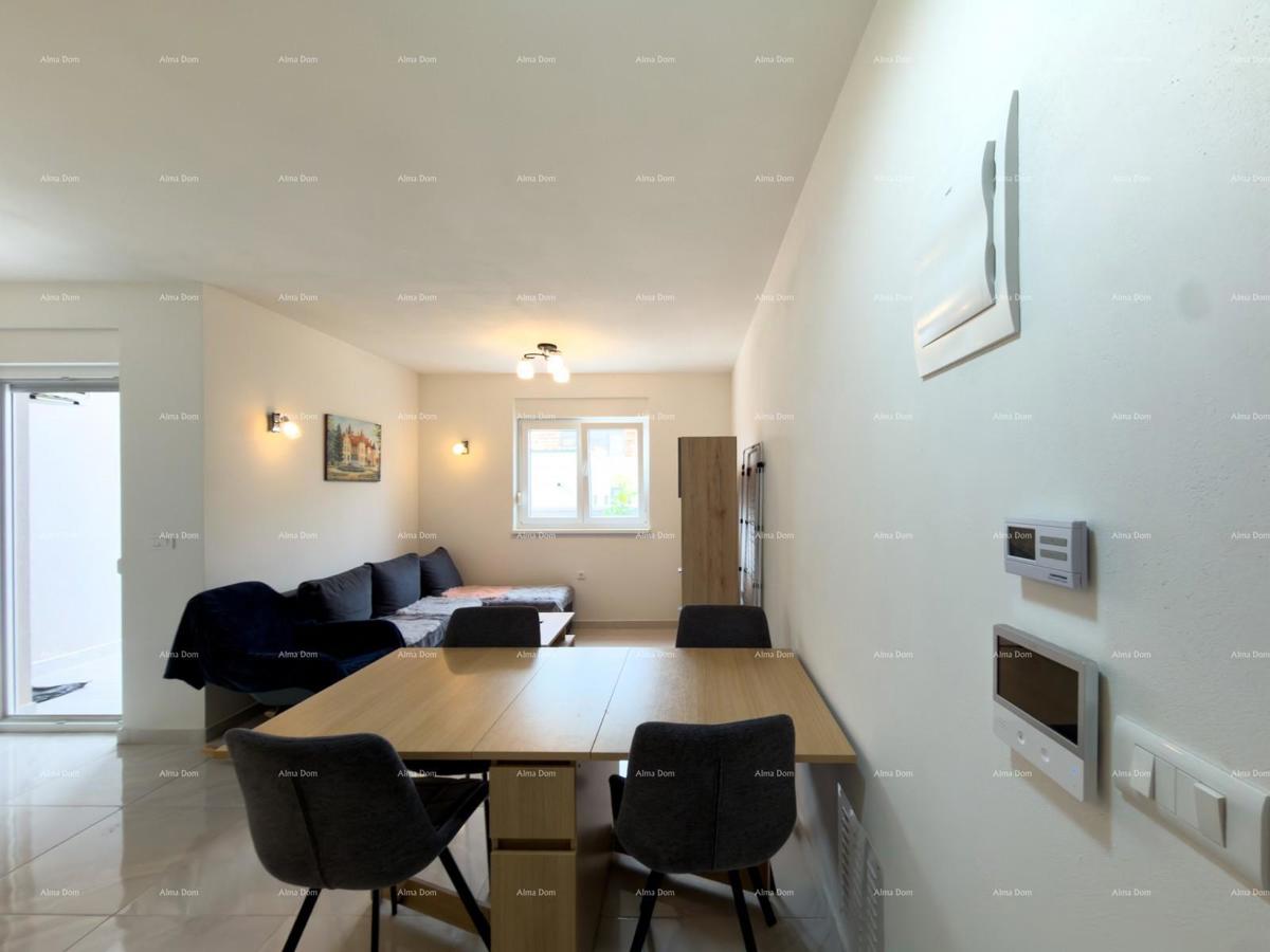 Sure! Please provide the title you would like me to translate into Slovenian (slv).