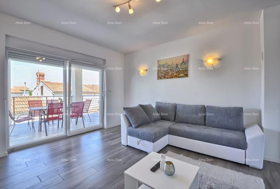 Prodaja dvoetažnega stanovanja z velikim vrtom in garažo, Ližnjan!