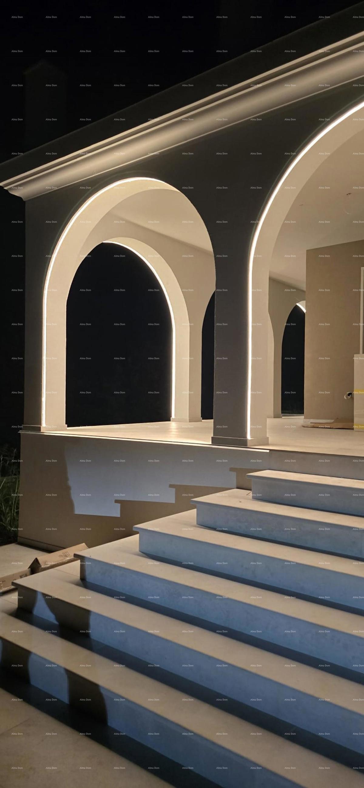 Buje, Luksuzna vila s bazenom