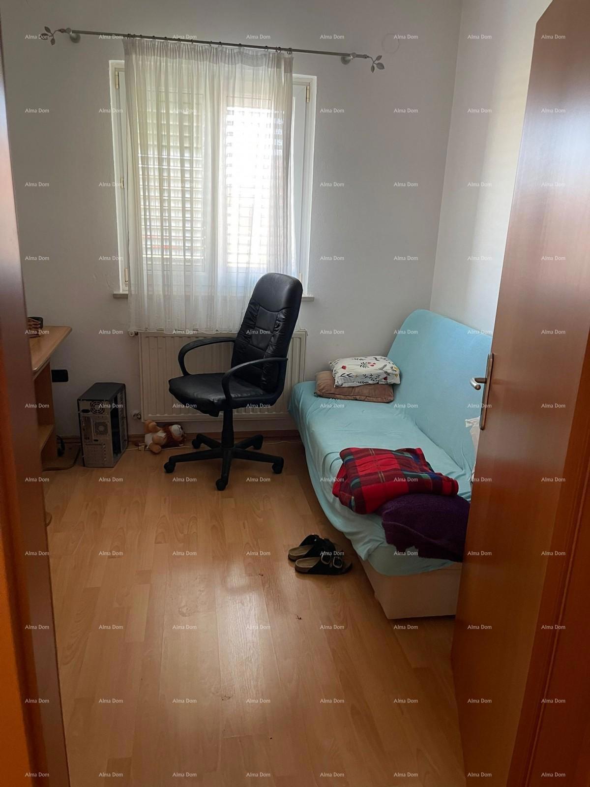 Umag! Hiša z veliko parcelo in teraso.