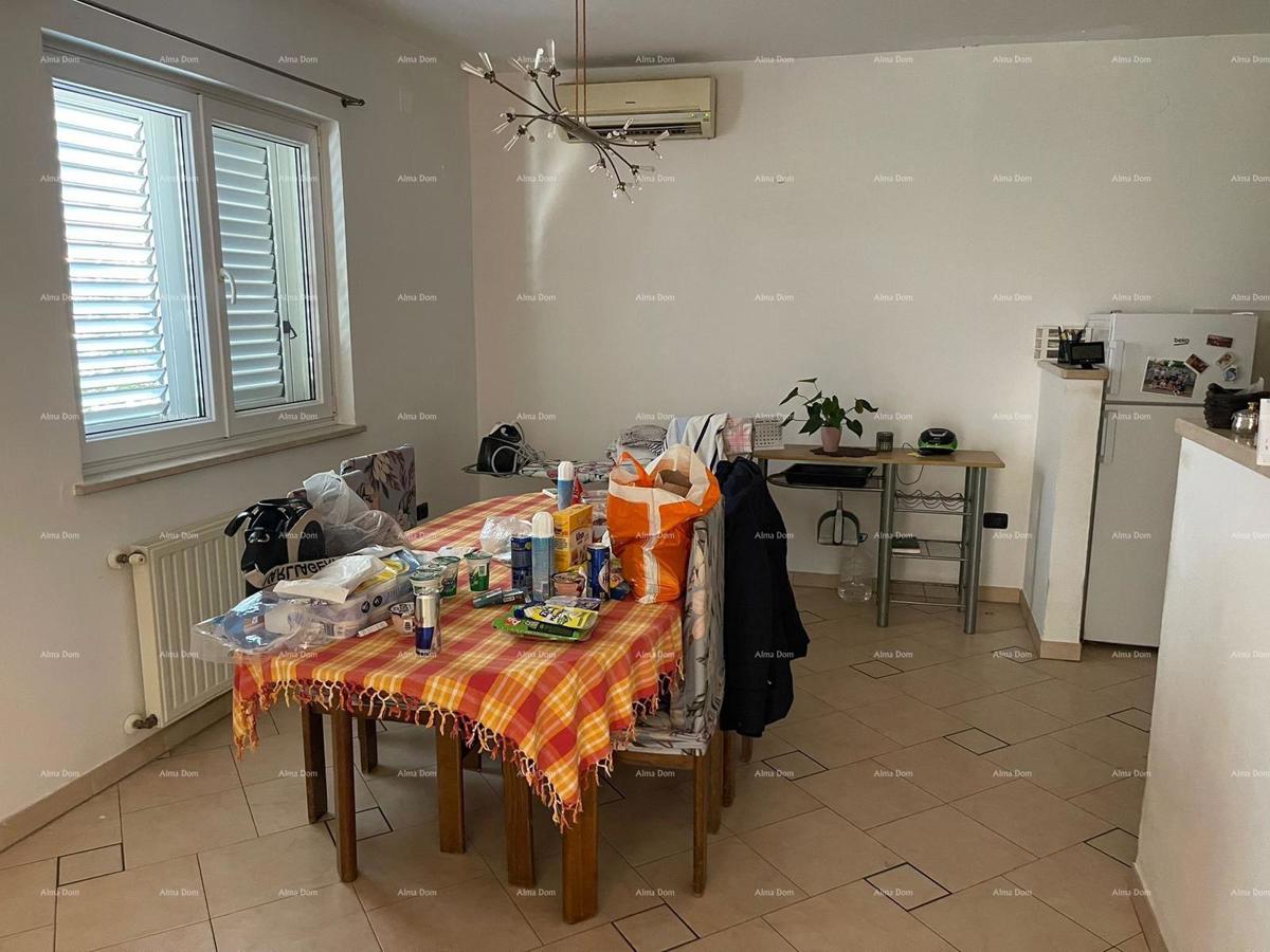 Umag! Hiša z veliko parcelo in teraso.