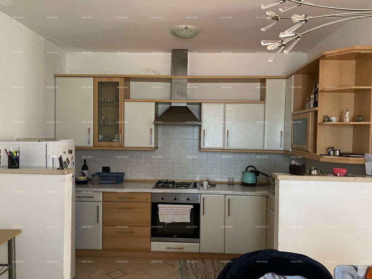 Umag! Hiša z veliko parcelo in teraso.