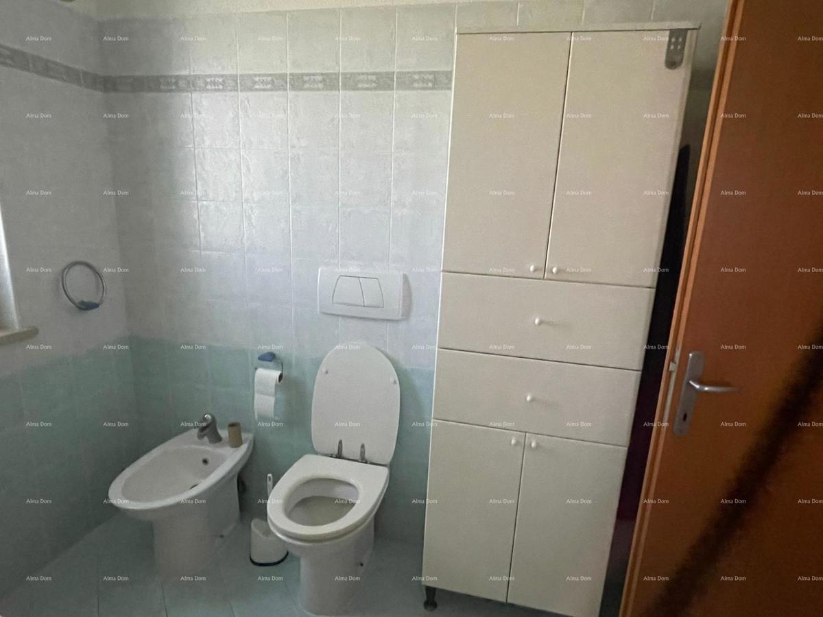 Umag! Hiša z veliko parcelo in teraso.