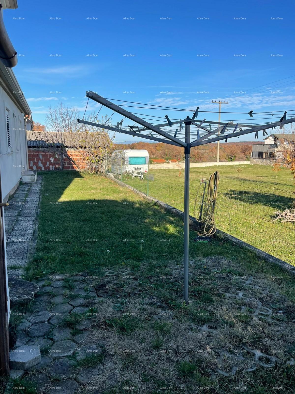 Umag! Hiša z veliko parcelo in teraso.