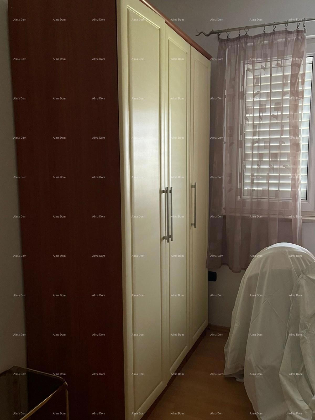 Umag! Hiša z veliko parcelo in teraso.