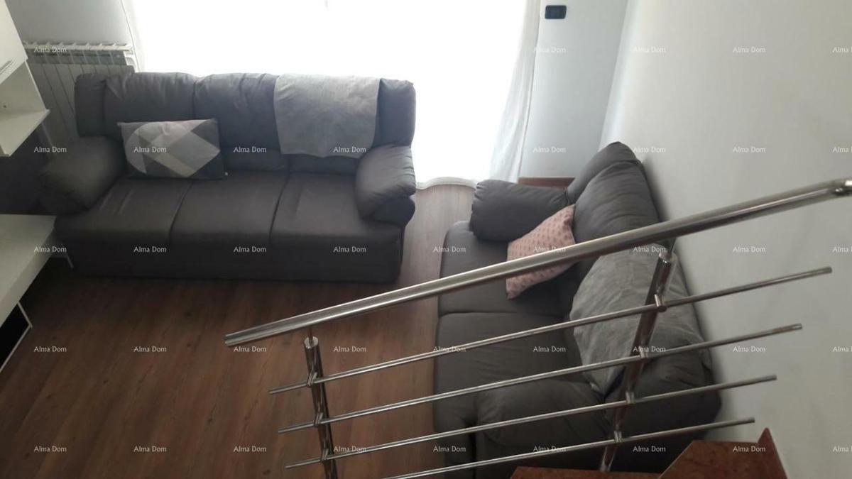 Umag! Hiša z veliko parcelo in teraso.