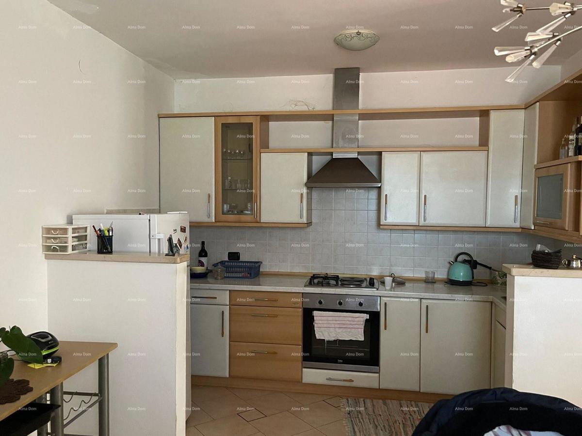 Umag! Hiša z veliko parcelo in teraso.