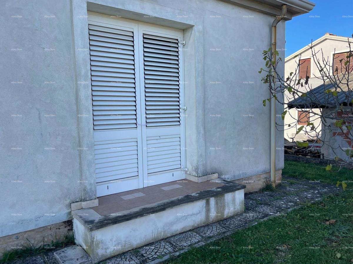 Umag! Hiša z veliko parcelo in teraso.