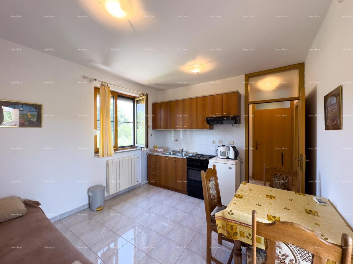 Prodajemo apartmajsko hišo na mirni lokaciji v Medulinu!