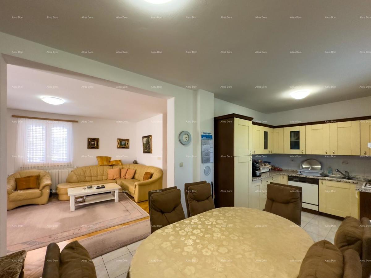 Prodajemo apartmajsko hišo na mirni lokaciji v Medulinu!