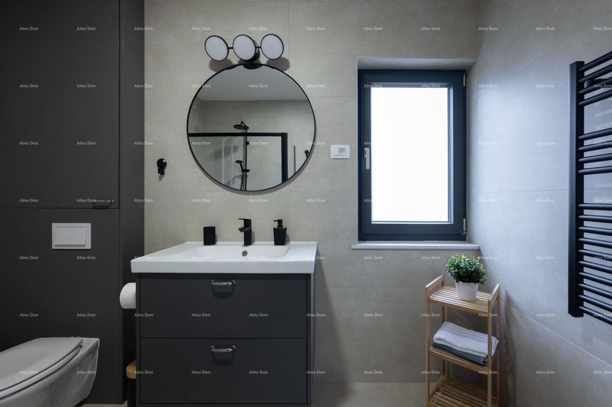 Prodaja novoizgrajene, moderno opremljene hiše s bazenom, Rakalj!