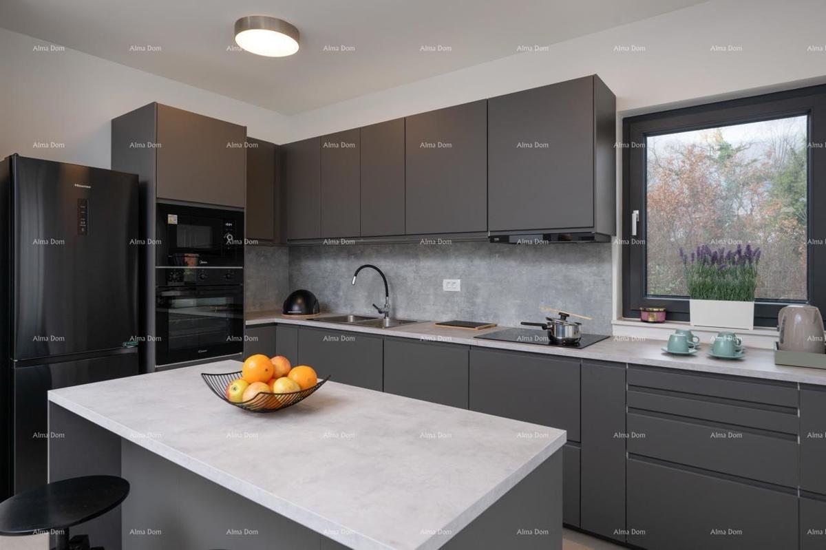 Prodaja novoizgrajene, moderno opremljene hiše s bazenom, Rakalj!