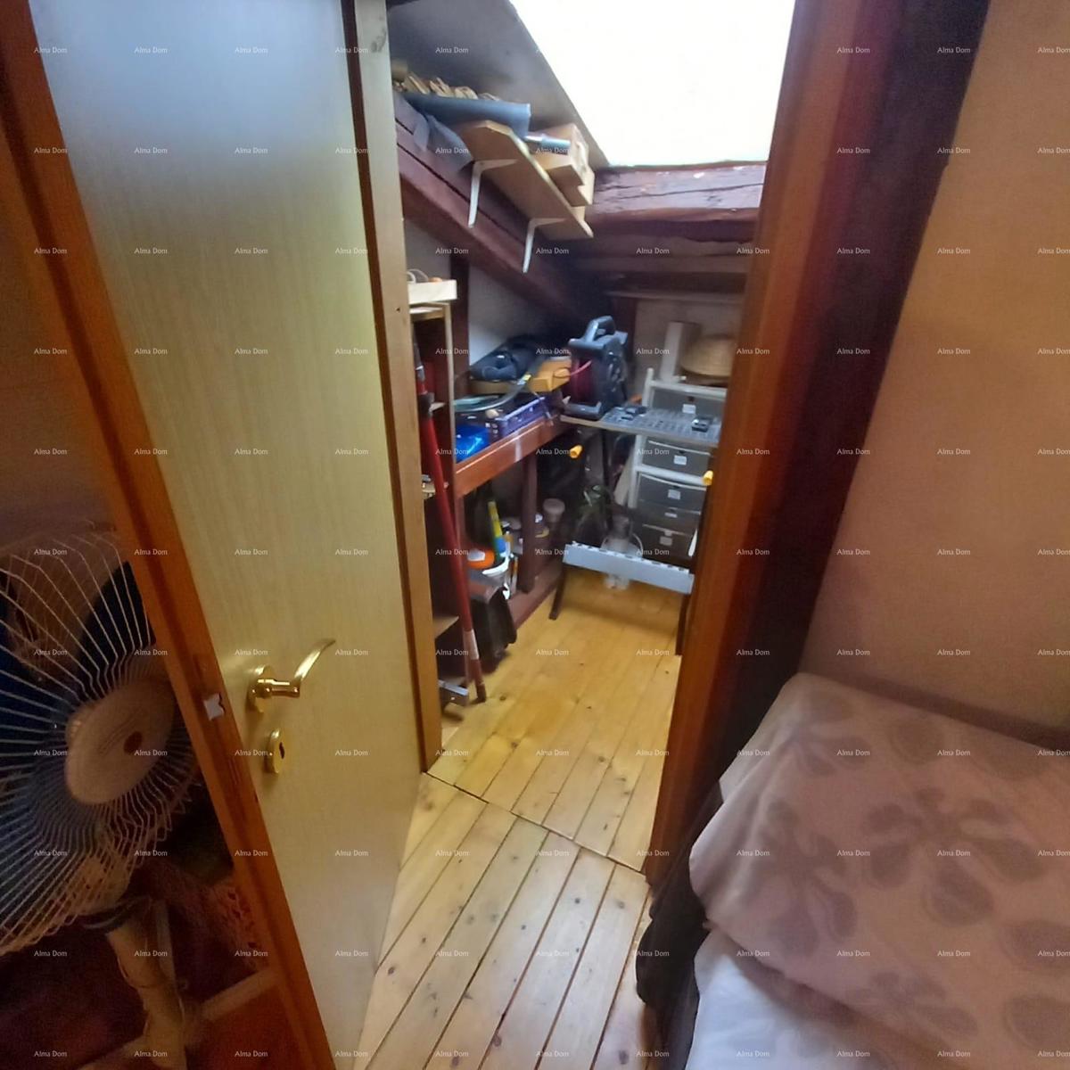 Prostrana hiša v Marčani s tremi nadstropji in vrtom - prodaja.