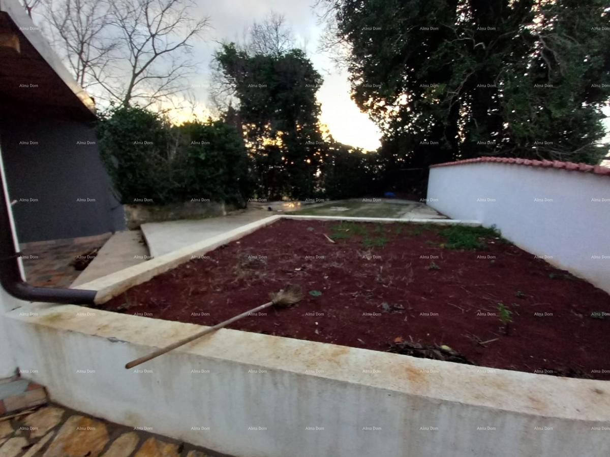 Prodaja hiše z dvema ločenima stanovanjem, Šišan!