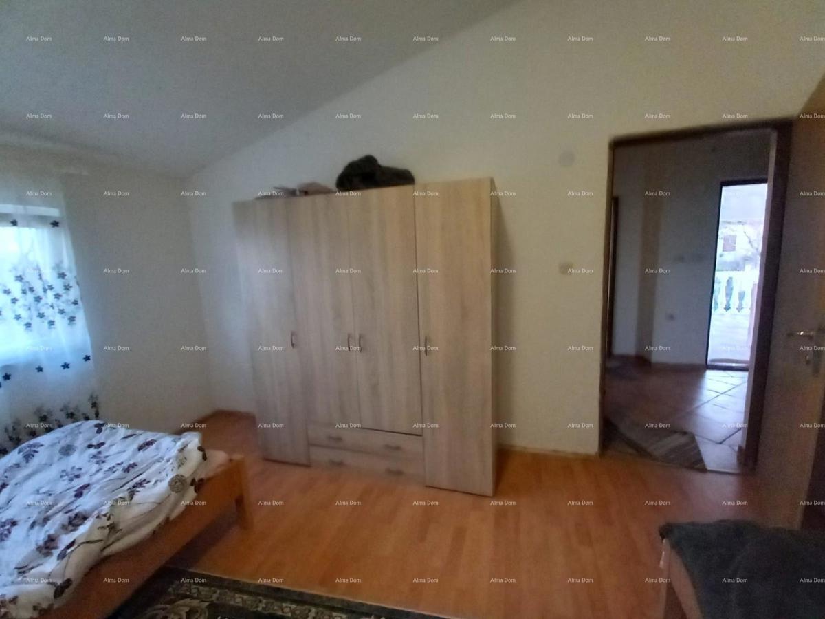 Prodaja hiše z dvema ločenima stanovanjem, Šišan!