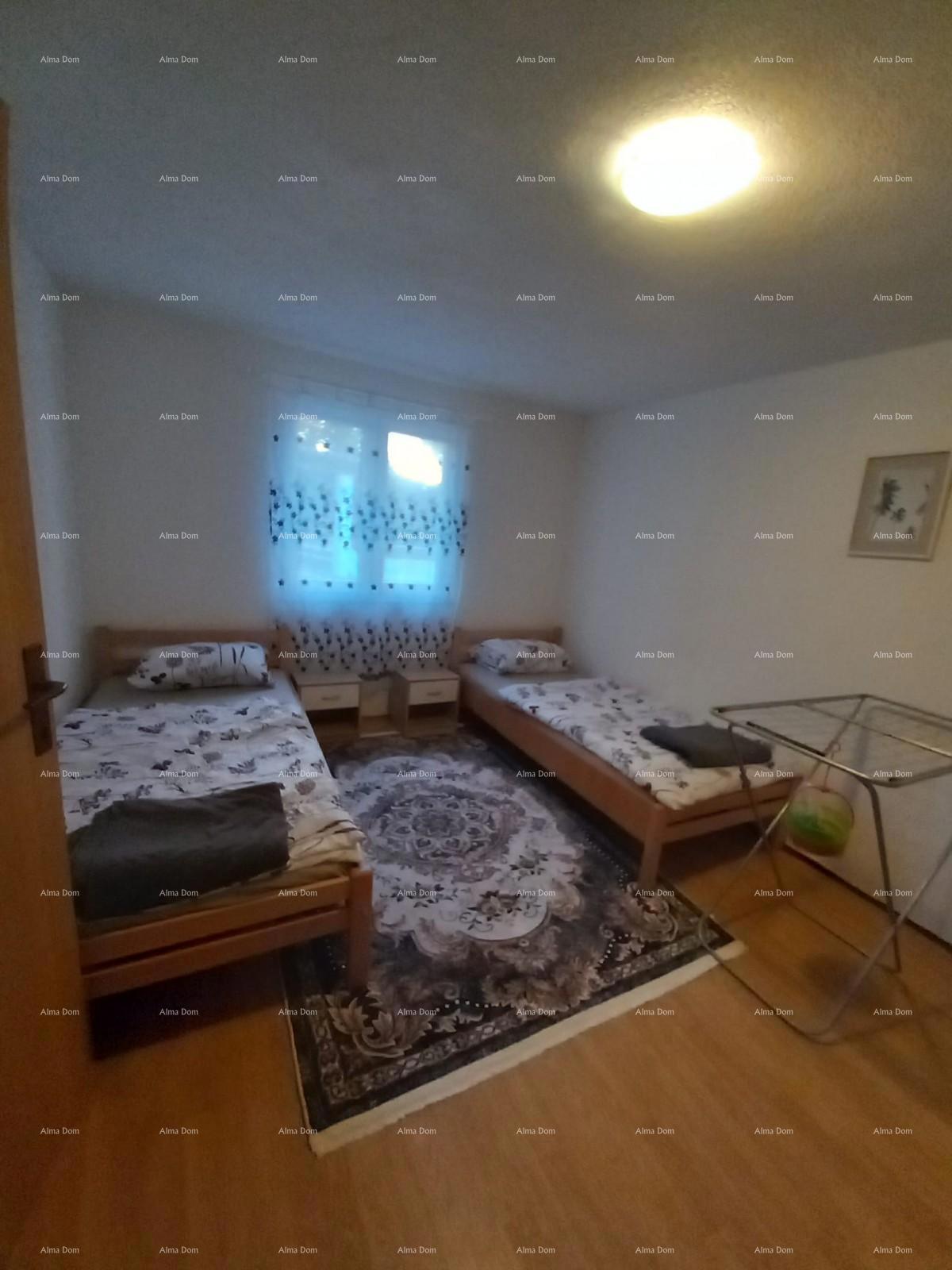 Prodaja hiše z dvema ločenima stanovanjem, Šišan!