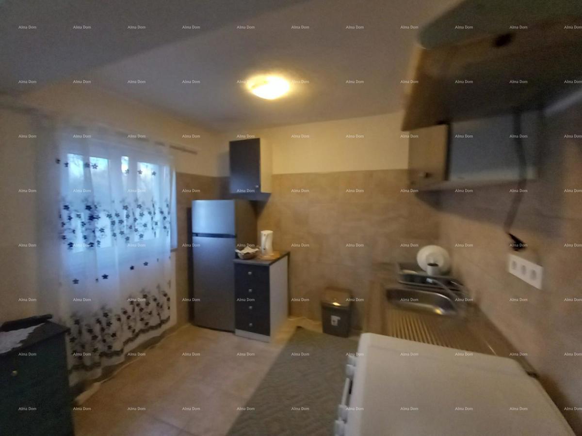 Prodaja hiše z dvema ločenima stanovanjem, Šišan!