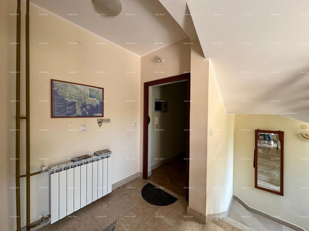 Prodajemo hišo s pet apartmajev na odlični lokaciji!