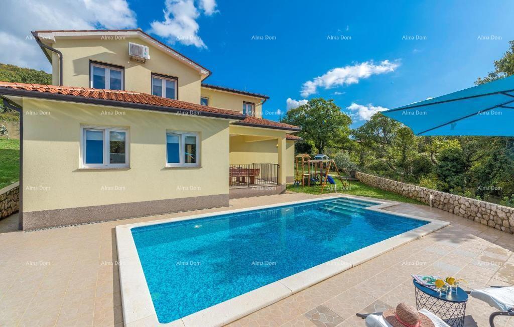 Počitniška hiša z bazenom in velikim vrtom