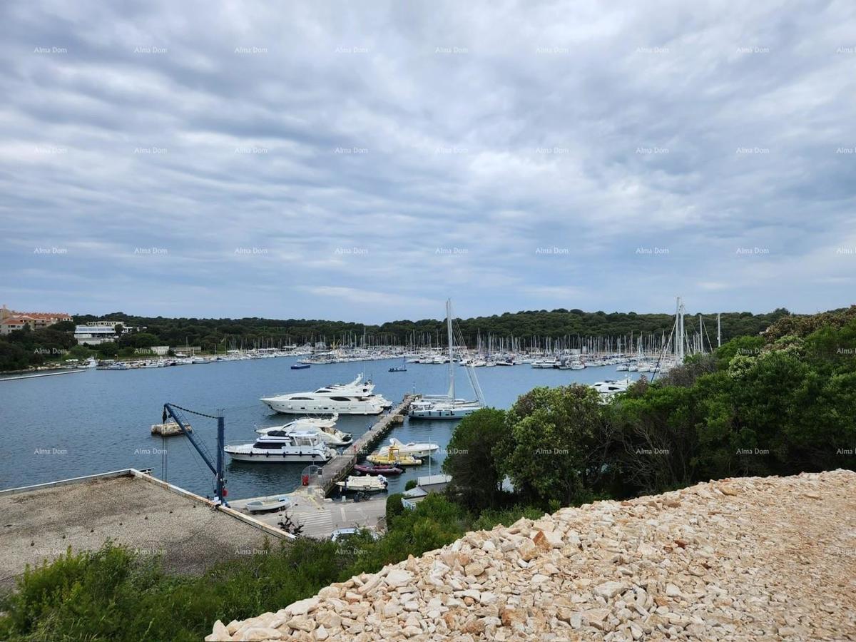 Prodaja modernih stanov v ekskluzivni stavbi s pogledom na marino, Pula!