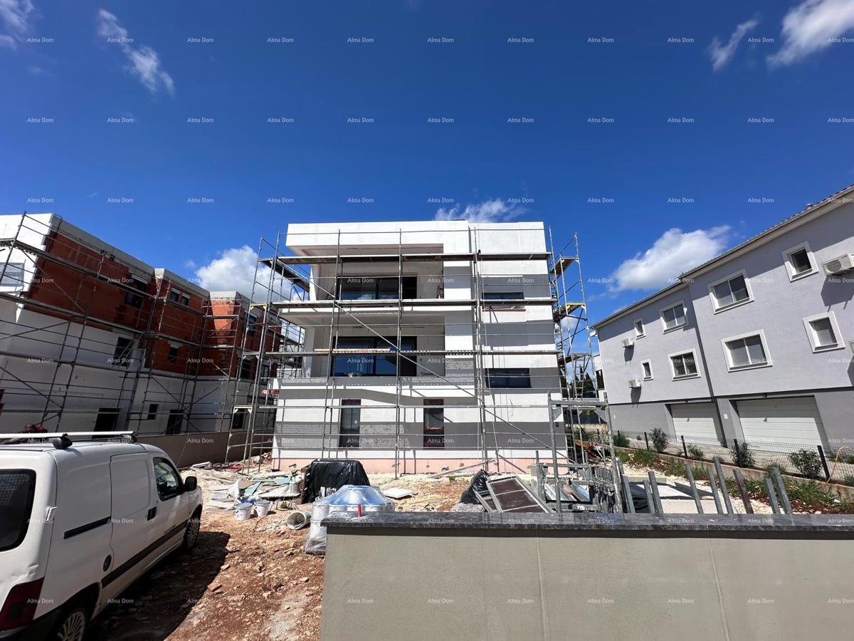 Prodaja stan/penthouse v novogradnji z veliko teraso, Štinjan!