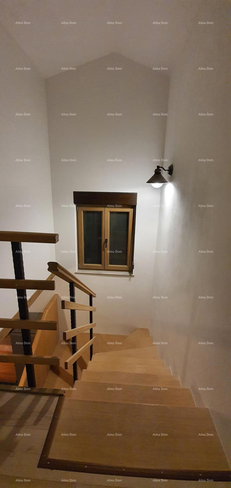 Prodaja samostojne hiše z bazenom in pogledom na morje, Barbariga!