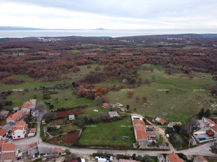 MARČANA, COKUNI gradbena 485 m2.