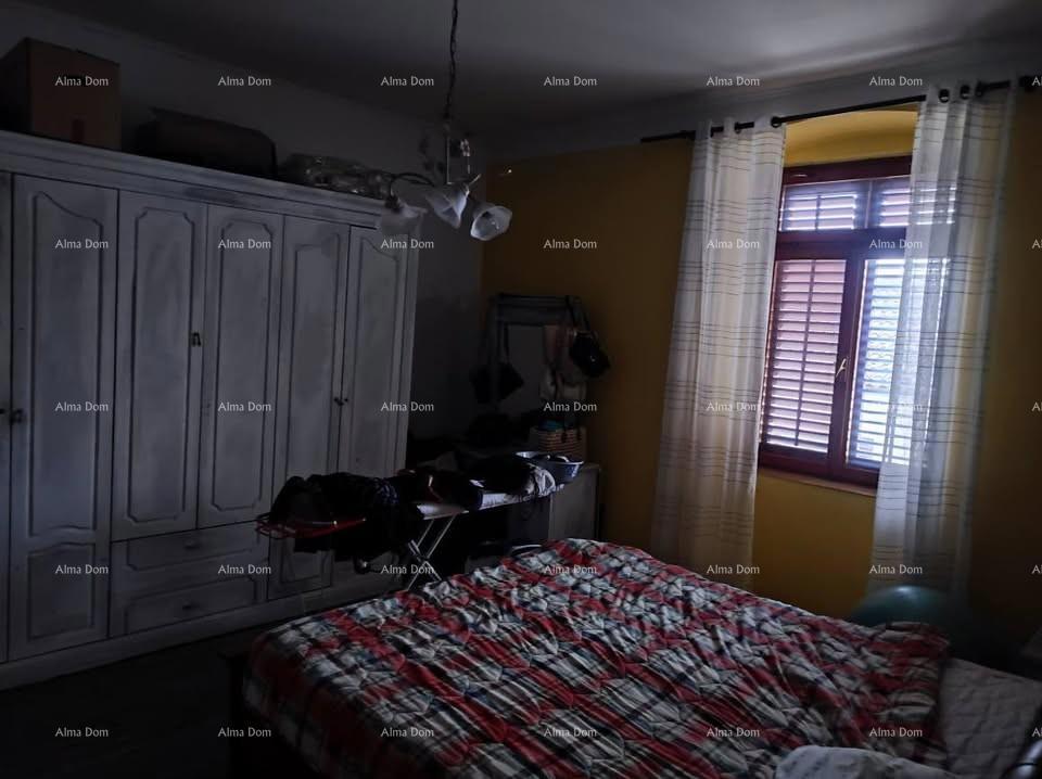 Na prodaju – prostoren stan v Puli, 110 m²