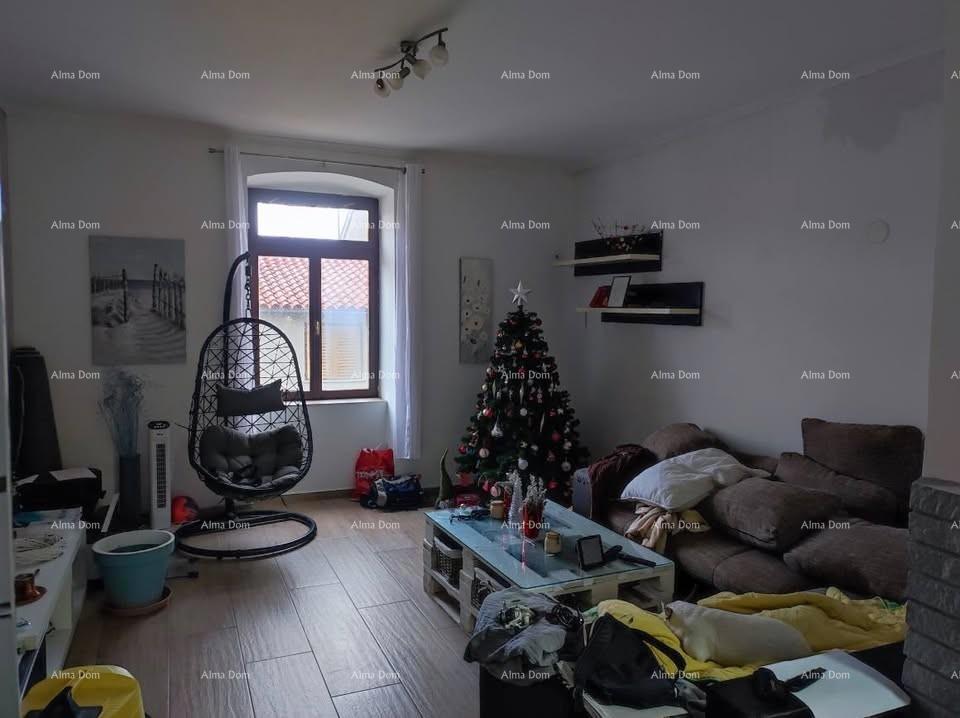 Na prodaju – prostoren stan v Puli, 110 m²