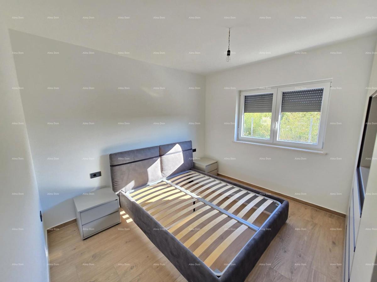 Elegantna stan s dvorištem in bazenom v bližini centra Pule!