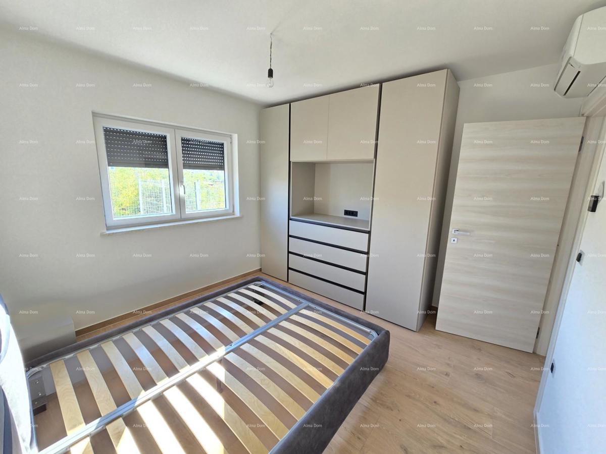 Elegantna stan s dvorištem in bazenom v bližini centra Pule!