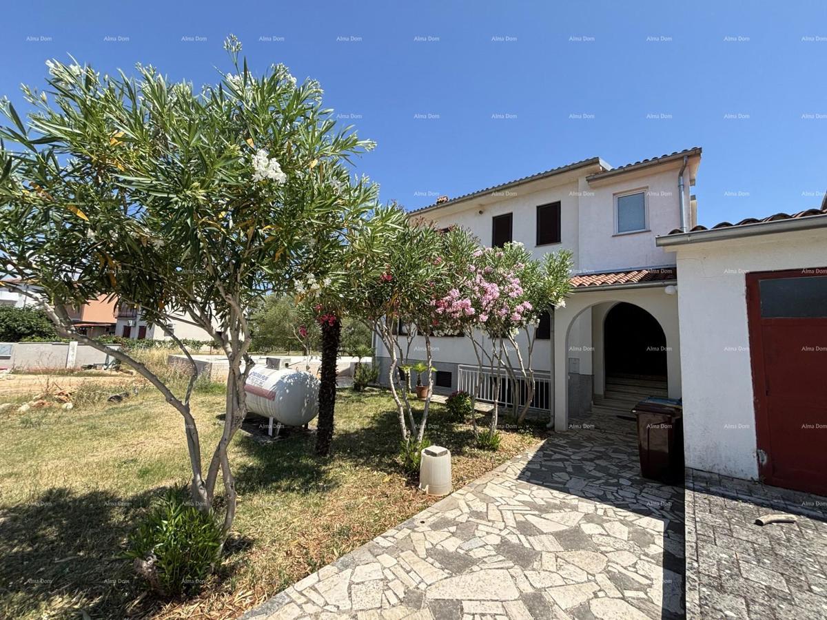 VALBANDON - Hiša z dvema stanovanjema - idealna za družinsko življenje ali investicijo