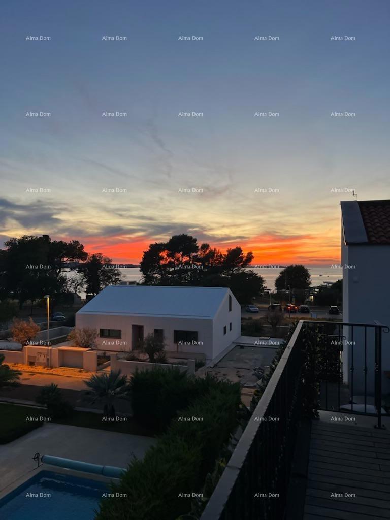 Prodaja - Čudovita, moderna vila s bazenom - pametna hiša, Fažana! Pogled na morje!