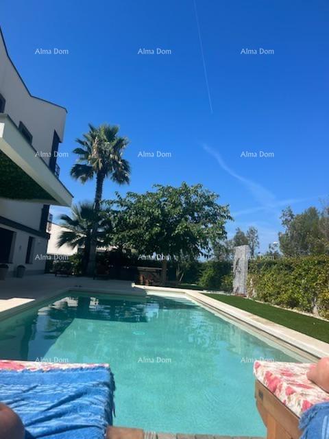 Prodaja - Čudovita, moderna vila s bazenom - pametna hiša, Fažana! Pogled na morje!