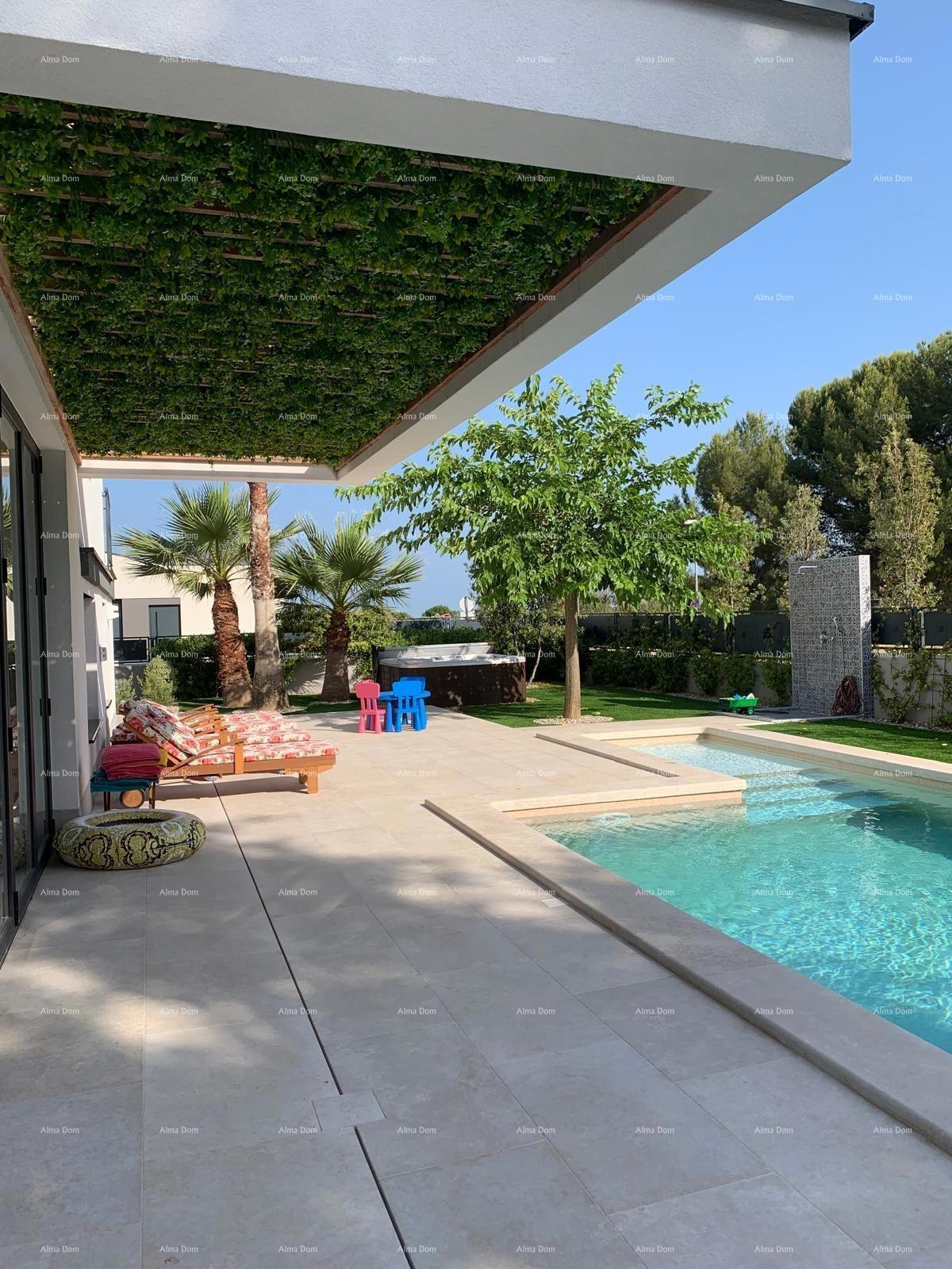 Prodaja - Čudovita, moderna vila s bazenom - pametna hiša, Fažana! Pogled na morje!