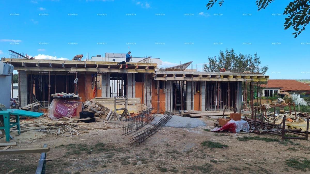 Dvoetažni stan s dvorištem – Barbariga