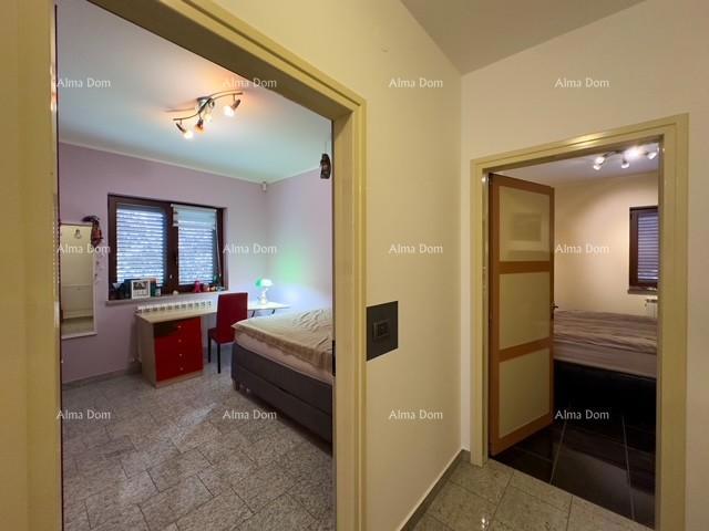 Bale: Prostorna vila s bazenom in hišo za goste