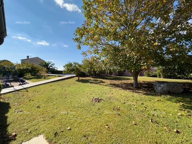 Bale: Prostorna vila s bazenom in hišo za goste