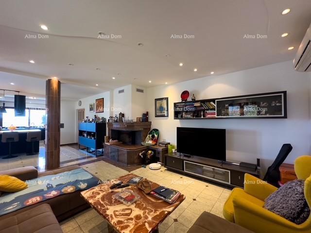 Bale: Prostorna vila s bazenom in hišo za goste