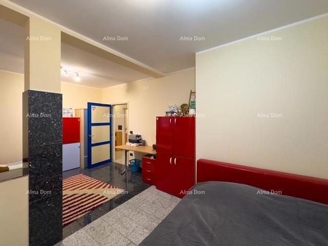 Bale: Prostorna vila s bazenom in hišo za goste