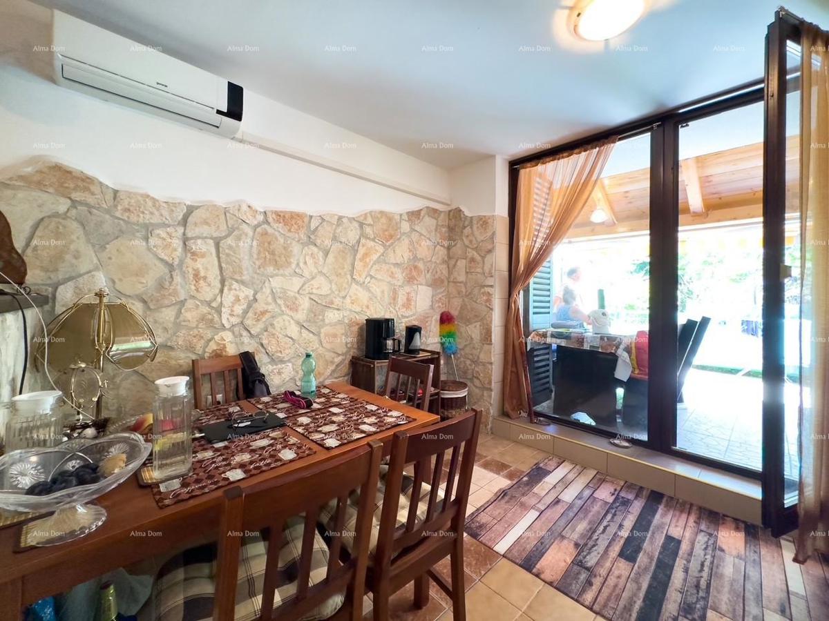 Prodajemo stan v Dugi Uvali blizu morja.