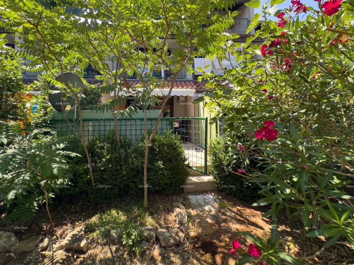 Prodajemo stan v Dugi Uvali blizu morja.